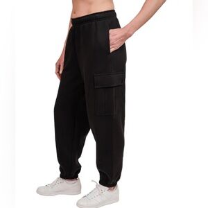 Tuff Athletics Fleece Cargo Jogger Pants – Everyday Essential 🖤✨